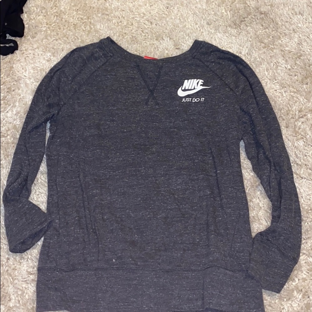 Nike top